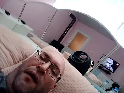 Snapshot of 0777edi chatting on December 6, 2024, 10:49 am 0777edi online show from December 6, 2024, 10:49 am