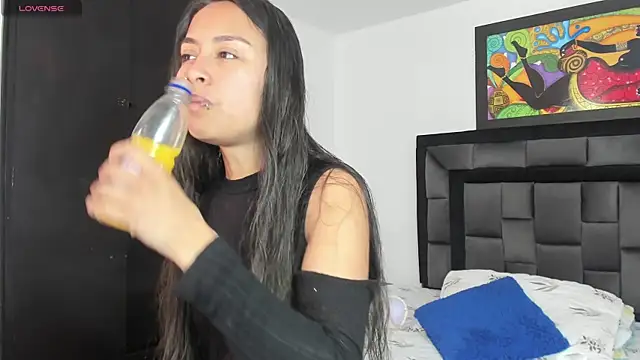 Snapshot of tatiana_valencia chatting on February 23, 2025, 12:48 pm tatiana valencia online show from February 23, 2025, 12:48 pm