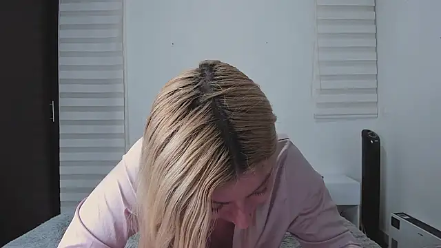 saori 9b online show from September 26, 2025, 4:27 am