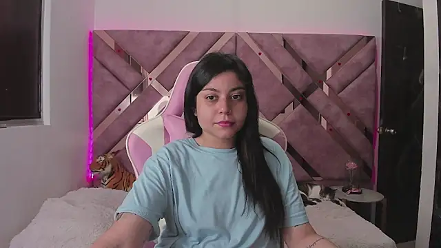 Snapshot of saori_9b chatting on May 8, 2026, 3:17 pm saori 9b online show from May 8, 2026, 3:17 pm