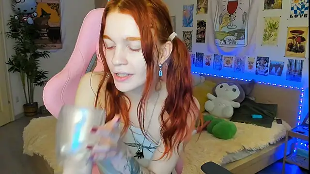 Snapshot of Sunny_Elly chatting on February 10, 2025, 9:04 am Sunny Elly online show from February 10, 2025, 9:04 am