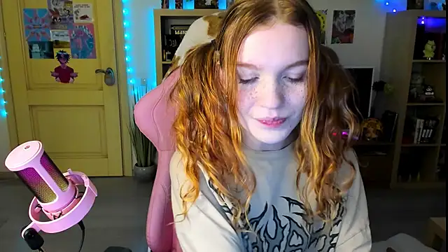 Snapshot of Sunny_Elly chatting on October 21, 2025, 8:59 am Sunny Elly online show from October 21, 2025, 8:59 am