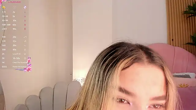 Snapshot of Victoria_vallejo_ chatting on February 10, 2026, 11:36 am Victoria vallejo online show from February 10, 2026, 11:36 am