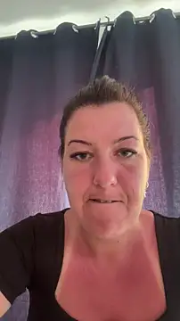 Snapshot of NatiLove35 chatting on February 18, 2026, 6:04 pm NatiLove35 online show from February 18, 2026, 6:04 pm