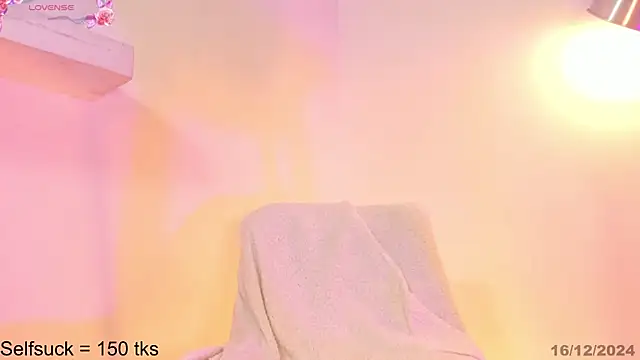 Samara Gray online show from December 16, 2024, 3:54 pm