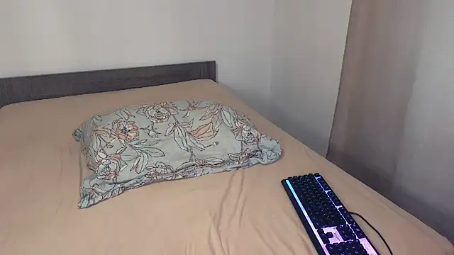 rosebelle11111 online show from October 7, 2025, 6:10 am