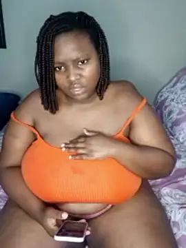 queenxdede online show from May 12, 2026, 3:53 pm