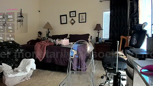 Snapshot of Peaches_N_Kreme chatting on January 10, 2025, 11:08 pm Peaches N Kreme online show from January 10, 2025, 11:08 pm