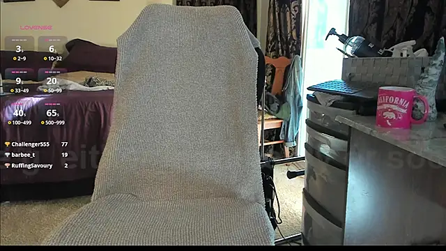 Snapshot of Peaches_N_Kreme chatting on January 29, 2025, 10:01 pm Peaches N Kreme online show from January 29, 2025, 10:01 pm