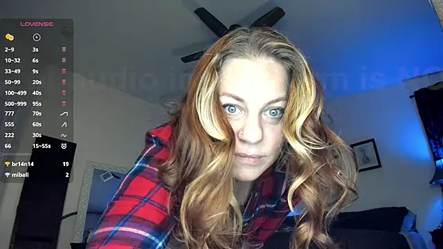 Snapshot of Peaches_N_Kreme chatting on March 4, 2025, 2:17 am Peaches N Kreme online show from March 4, 2025, 2:17 am