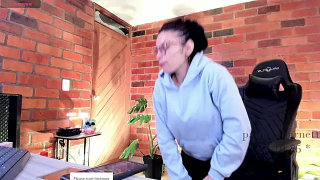 paulinabarnett- online show from October 24, 2025, 2:57 pm