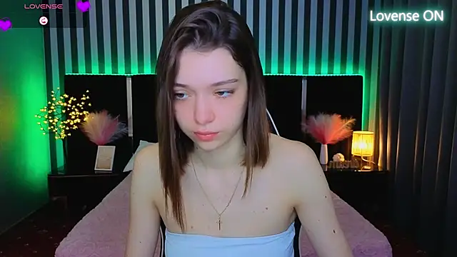 Snapshot of Cherry_Wipe chatting on June 3, 2026, 6:05 am Cherry Wipe online show from June 3, 2026, 6:05 am