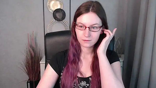 Snapshot of emmaxDelight chatting on December 28, 2024, 7:33 am emmaxDelight online show from December 28, 2024, 7:33 am