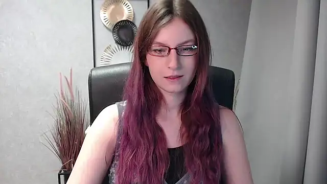 Snapshot of emmaxDelight chatting on December 30, 2024, 8:43 am emmaxDelight online show from December 30, 2024, 8:43 am