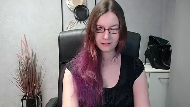 Snapshot of emmaxDelight chatting on February 18, 2025, 6:37 am emmaxDelight online show from February 18, 2025, 6:37 am