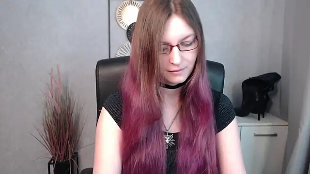 Snapshot of emmaxDelight chatting on March 15, 2025, 7:42 am emmaxDelight online show from March 15, 2025, 7:42 am