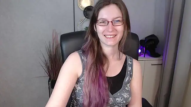 Snapshot of emmaxDelight chatting on September 24, 2025, 6:17 am emmaxDelight online show from September 24, 2025, 6:17 am