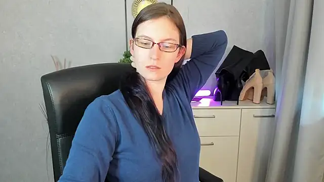 emmaxDelight online show from July 14, 2026, 10:21 am