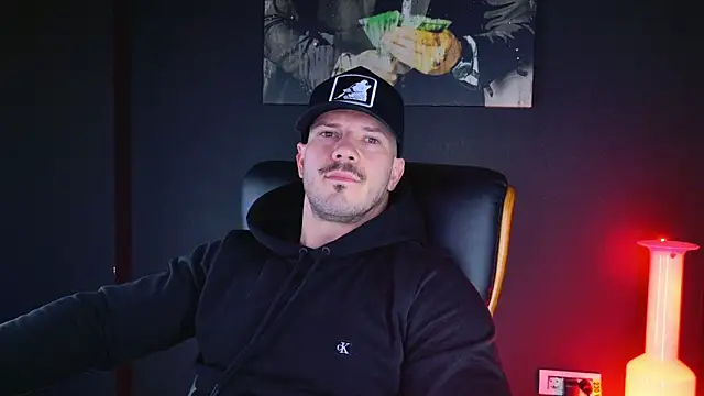 AngeloEric online show from December 16, 2024, 4:49 pm