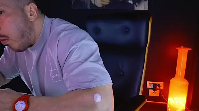 AngeloEric online show from February 9, 2025, 10:00 pm