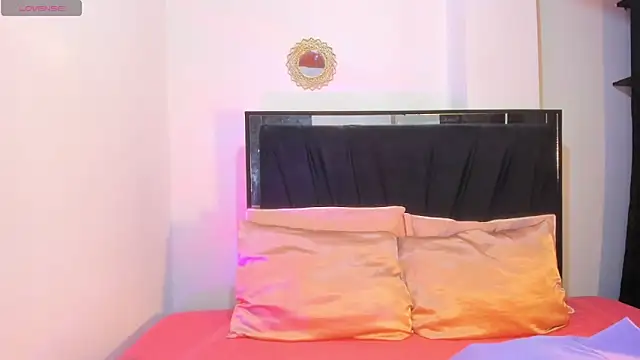 Snapshot of lilithTeen1_ chatting on January 19, 2026, 12:36 am lilithTeen1 online show from January 19, 2026, 12:36 am