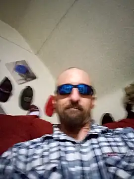 Snapshot of armdy371 chatting on April 5, 2026, 6:43 am armdy371 online show from April 5, 2026, 6:43 am