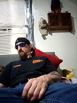 Snapshot of armdy371 chatting on April 26, 2026, 8:17 pm armdy371 online show from April 26, 2026, 8:17 pm