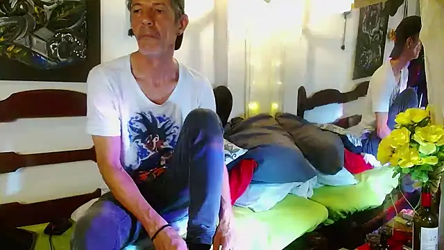 laye19 online show from March 31, 2026, 11:05 pm