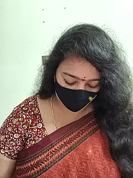 neelu-hoty online show from November 3, 2025, 9:43 am