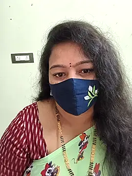 neelu-hoty online show from February 19, 2026, 1:18 pm