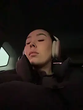 Asian Asami online show from April 4, 2026, 2:58 pm