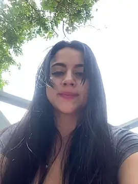 CoralineKam1 online show from January 24, 2025, 3:45 pm