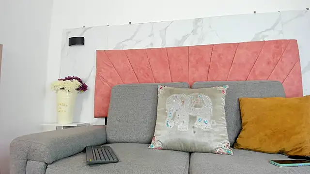 Hanna lens online show from April 9, 2026, 7:19 pm