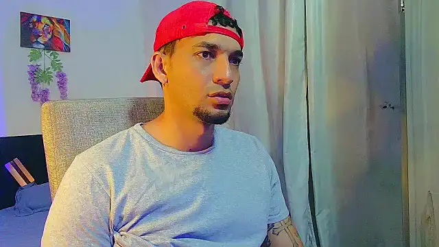 Snapshot of Jeff_Kent2 chatting on October 23, 2025, 1:05 am Jeff Kent2 online show from October 23, 2025, 1:05 am