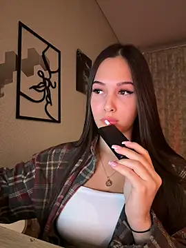 EricaWalls online show from December 5, 2024, 5:17 pm