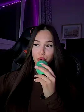 EricaWalls online show from November 8, 2025, 11:25 pm