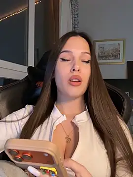 EricaWalls online show from March 11, 2026, 7:53 pm