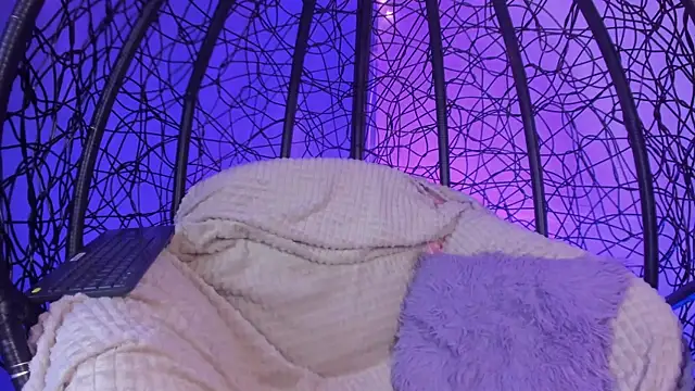 Snapshot of vanelope11 chatting on February 6, 2025, 6:56 pm vanelope11 online show from February 6, 2025, 6:56 pm