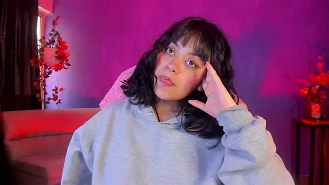 Snapshot of vanelope11 chatting on February 17, 2025, 6:48 pm vanelope11 online show from February 17, 2025, 6:48 pm