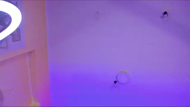 Snapshot of vanelope11 chatting on February 23, 2025, 2:35 pm vanelope11 online show from February 23, 2025, 2:35 pm