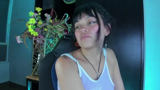 Snapshot of vanelope11 chatting on March 1, 2025, 3:32 am vanelope11 online show from March 1, 2025, 3:32 am