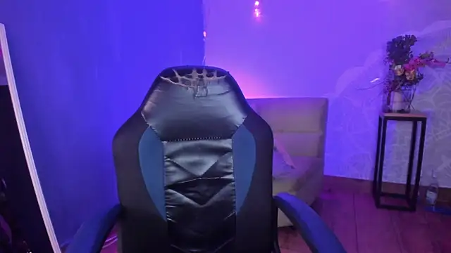 Snapshot of vanelope11 chatting on March 5, 2025, 6:23 pm vanelope11 online show from March 5, 2025, 6:23 pm