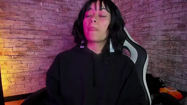 Snapshot of vanelope11 chatting on September 14, 2025, 1:10 pm vanelope11 online show from September 14, 2025, 1:10 pm