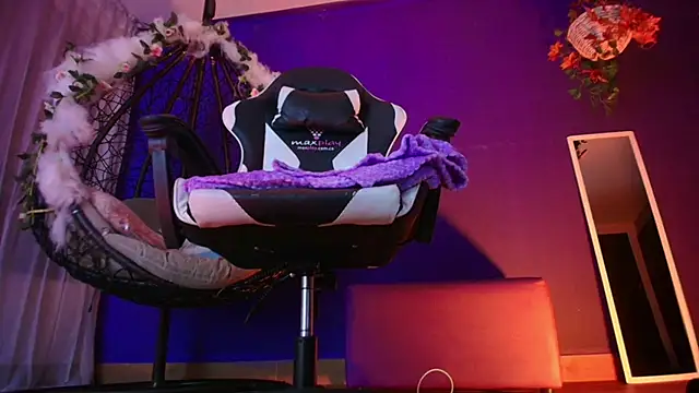 vanelope11 online show from March 6, 2026, 2:41 am