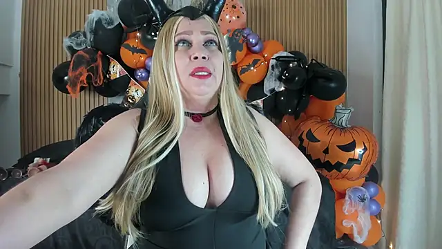 Danna topless online show from November 1, 2025, 12:07 pm