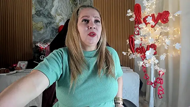 Danna topless online show from March 14, 2026, 12:10 pm