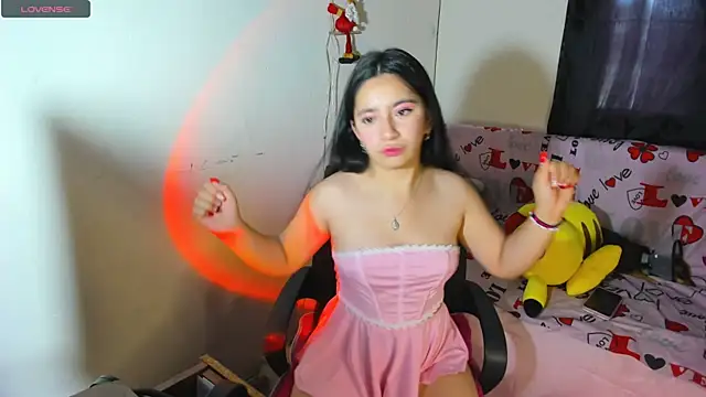 Snapshot of litle_mily_ chatting on December 4, 2024, 9:46 pm litle mily online show from December 4, 2024, 9:46 pm