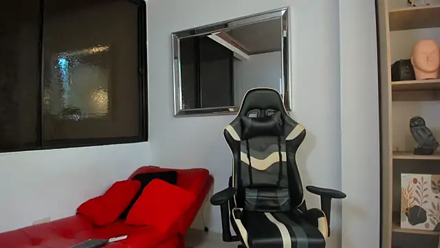 julian wallace online show from February 21, 2026, 7:37 pm