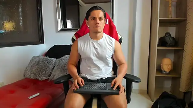 julian wallace online show from April 17, 2026, 4:43 pm