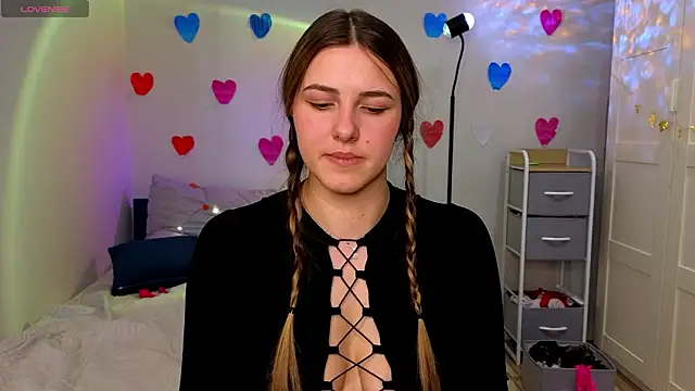 sophia euphoriaa online show from February 5, 2026, 8:41 am